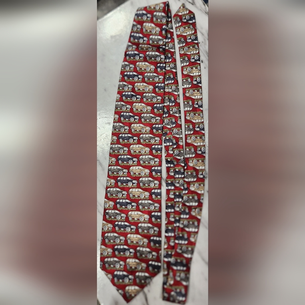 Jeep Cherokee Chrysler neck tie